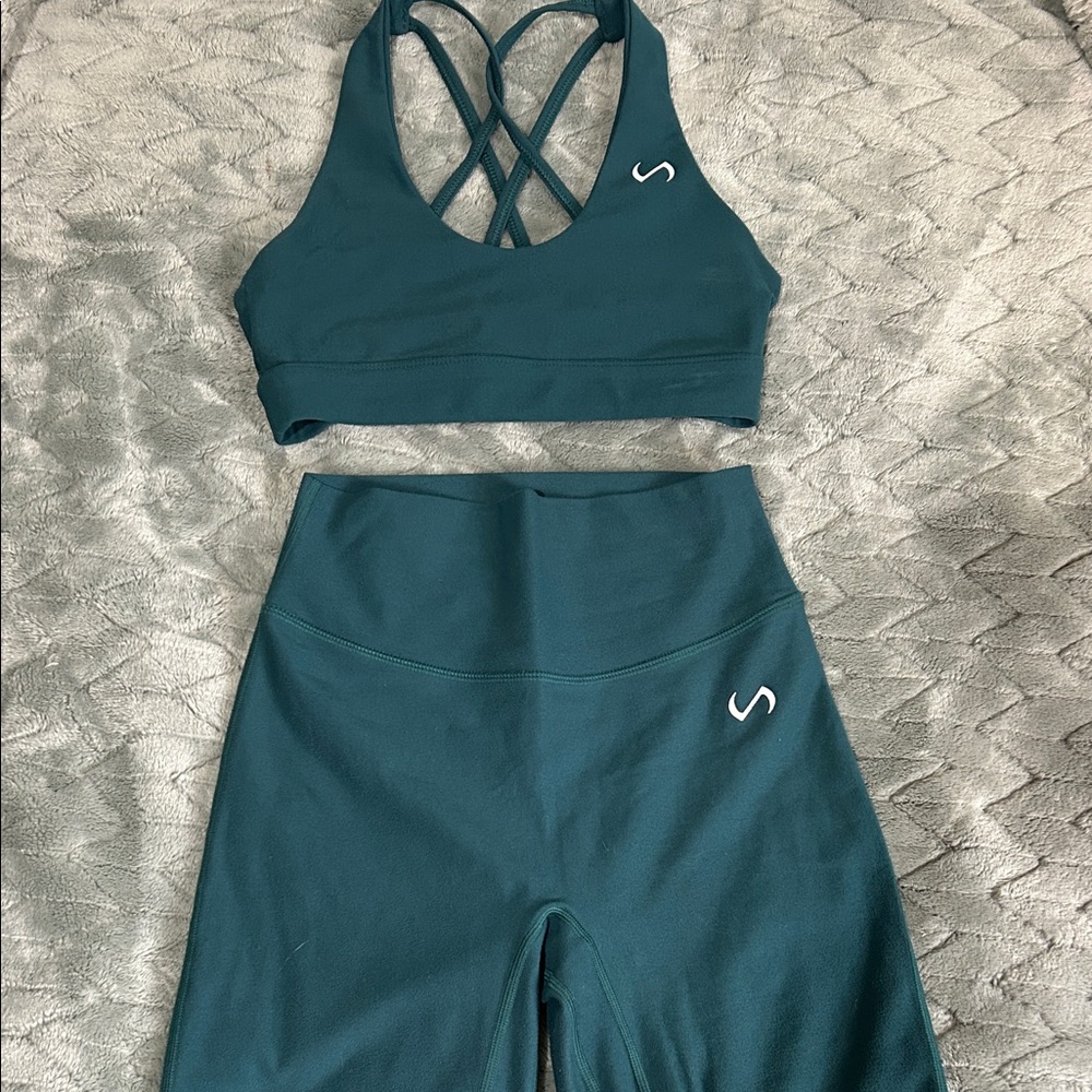 Teal Sports Bra and Leggings Set